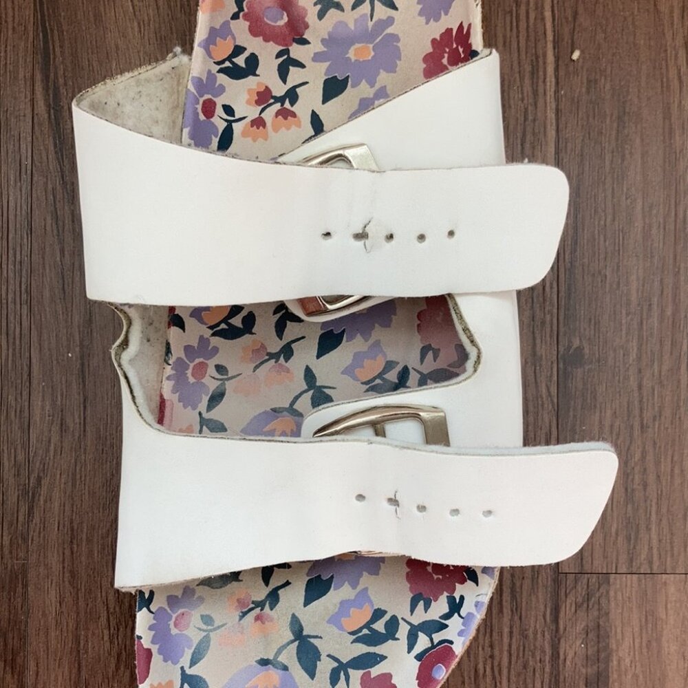 Sandals - Picture 9 of 9